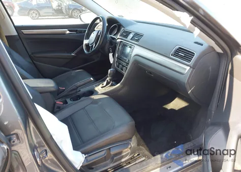 2017 Volkswagen Passat 1.8T R-Line from USA, damaged, VIN 1VWDT7A36HC076095